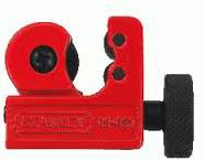 9303-3 1/8-3/4 STANLEY MINI TUBING CUTTER  